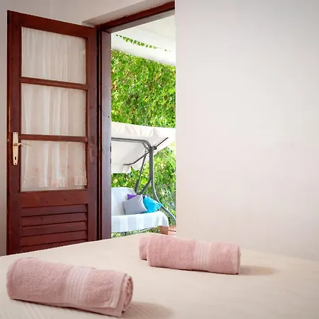 Seaside House For Families With Children Cove Kruseva, Hvar - 12459 * Zastražišće