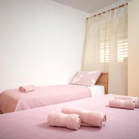 Ferienhaus Seaside House For Families With Children Cove Kruseva, Hvar - 12459